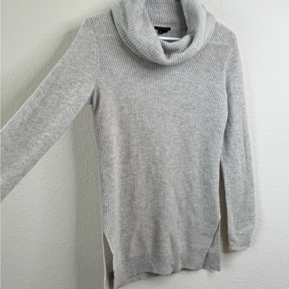 Theory 100% Cashmere Sweater Madalinda Womens Gray Cowl Long Sleeve Sz P Preppy - Picture 3 of 5